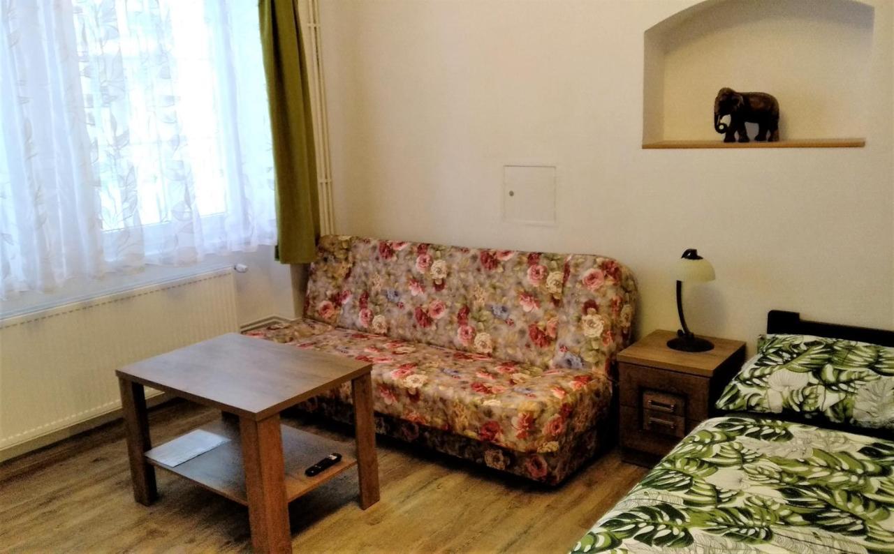 Apartmány Kukaččí hnízdo Benesov nad Ploucnici Exterior foto
